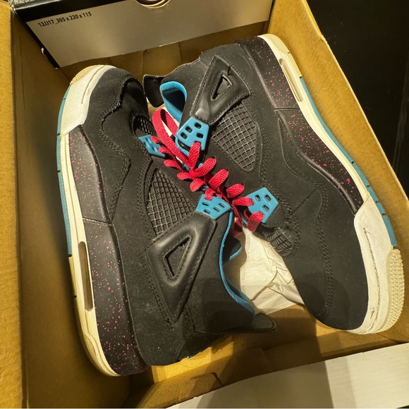 Girls Air Jordan 4 Retro - Picture 11 of 14